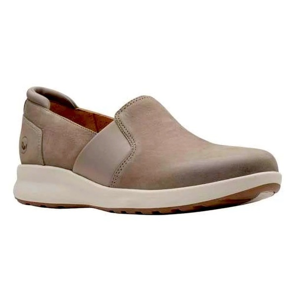 Clarks Un Adorn Step Unstructured Leather Slip-on - Picture 1 of 12